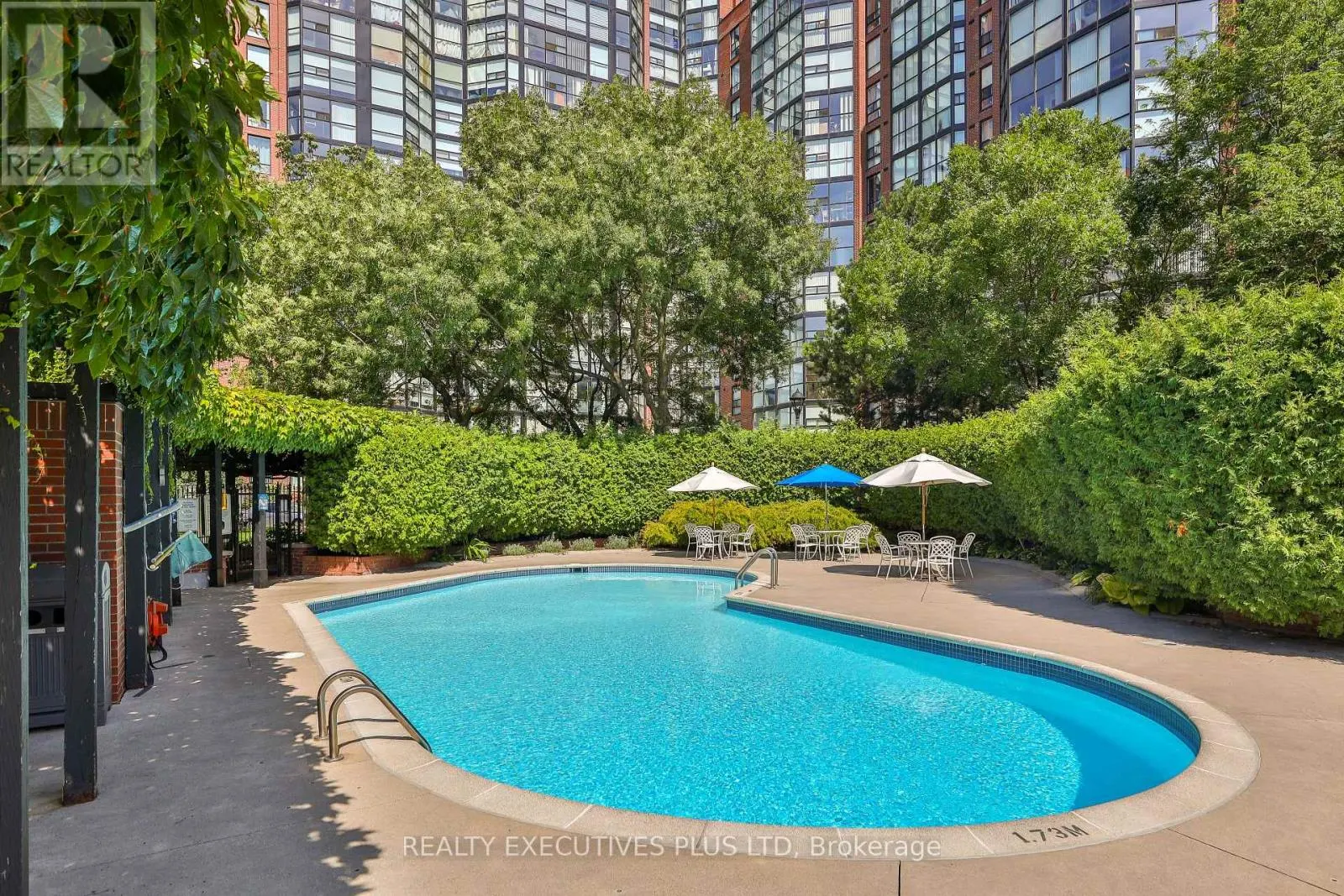 811 - 701 KING STREET W