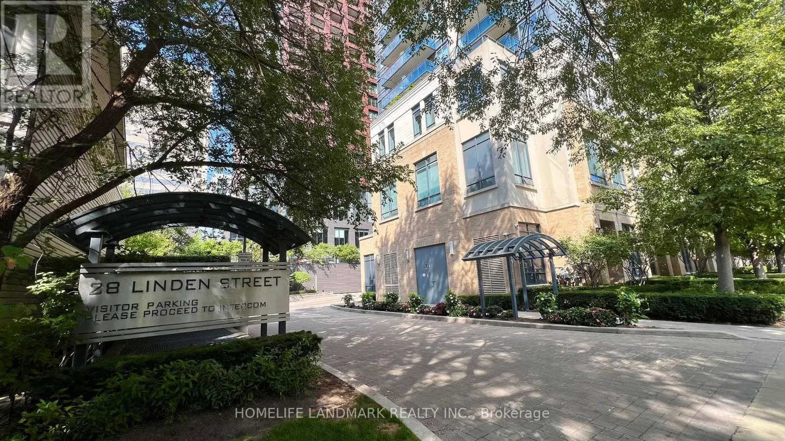 305 - 28 LINDEN STREET