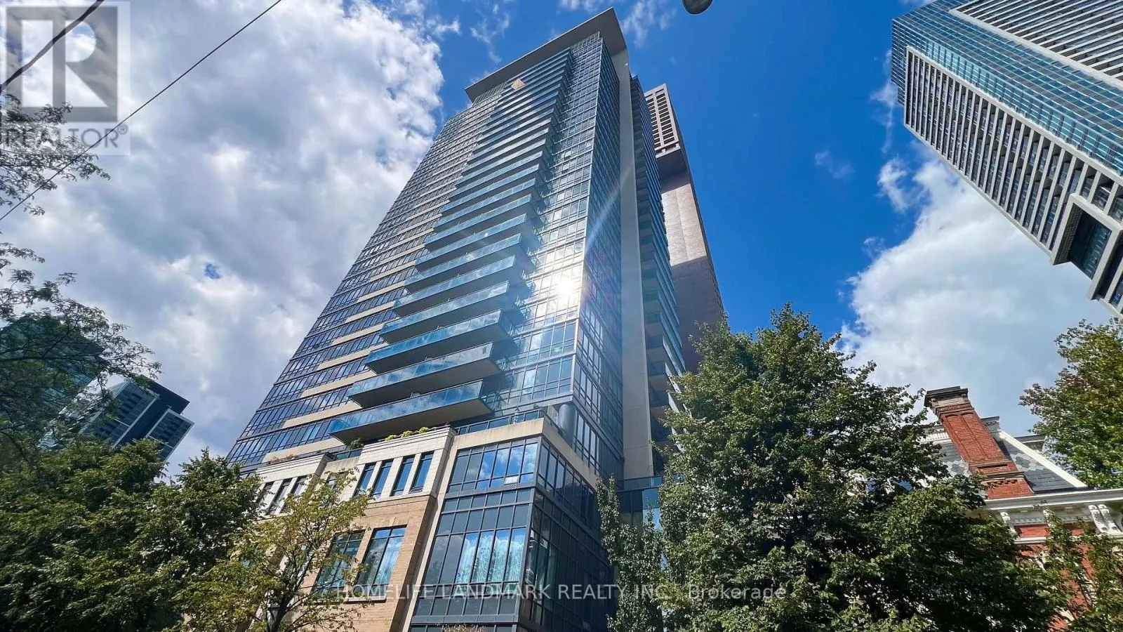 305 - 28 LINDEN STREET