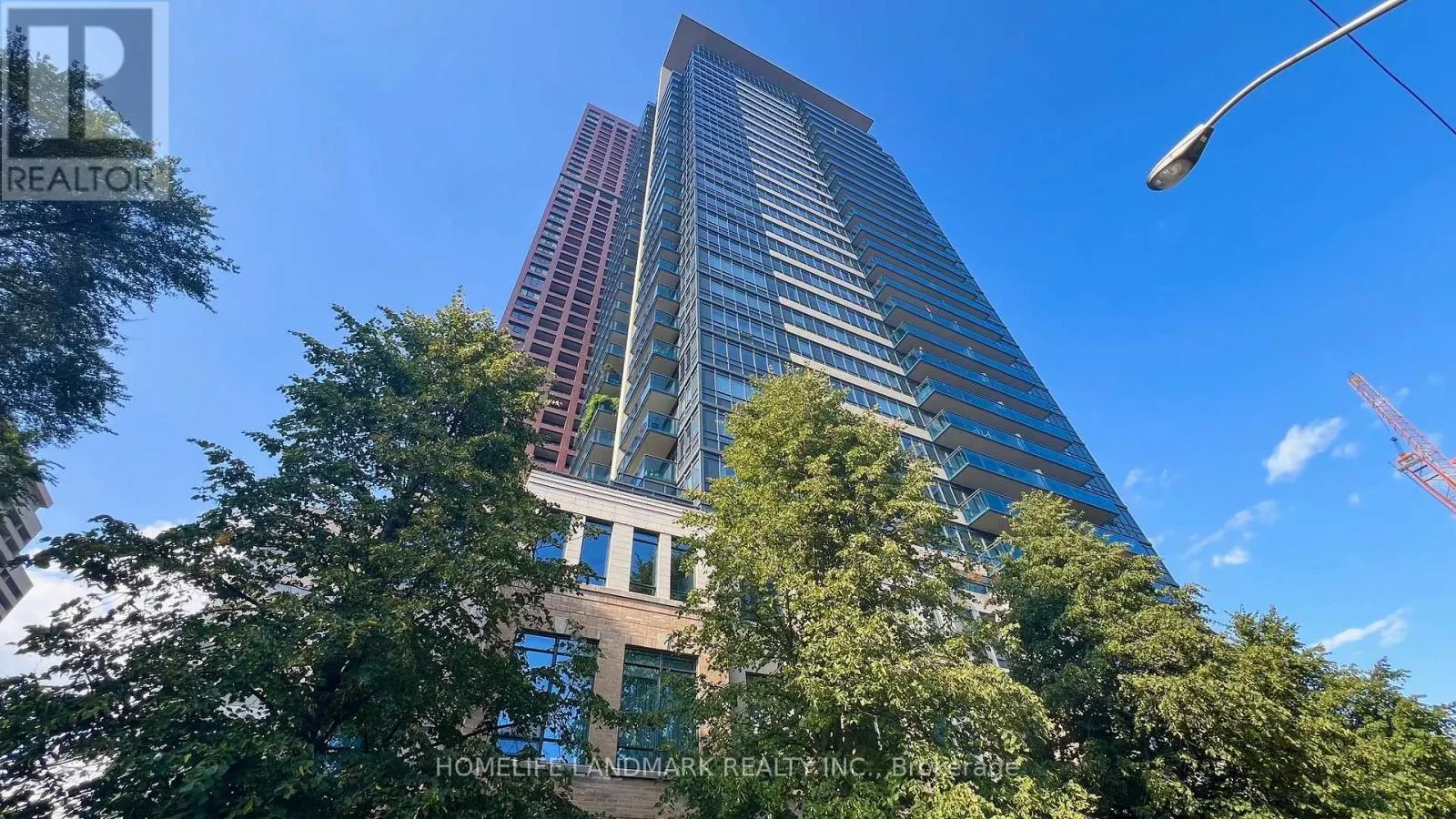305 - 28 LINDEN STREET
