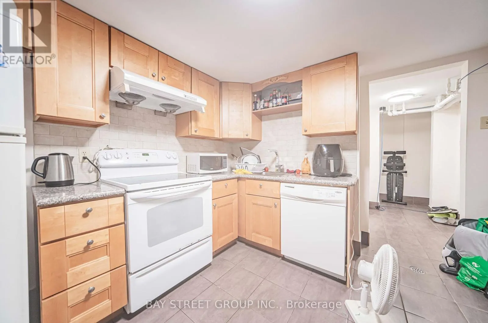 65 SPADINA ROAD