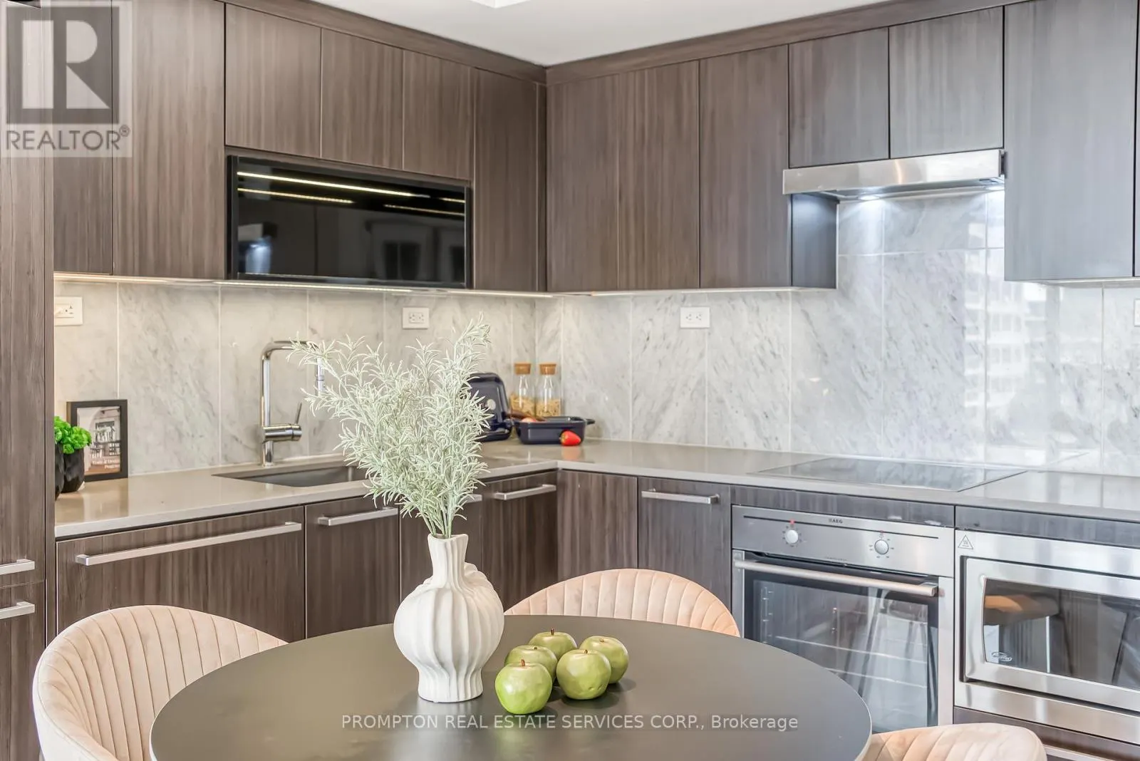 1002 - 70 QUEENS WHARF ROAD