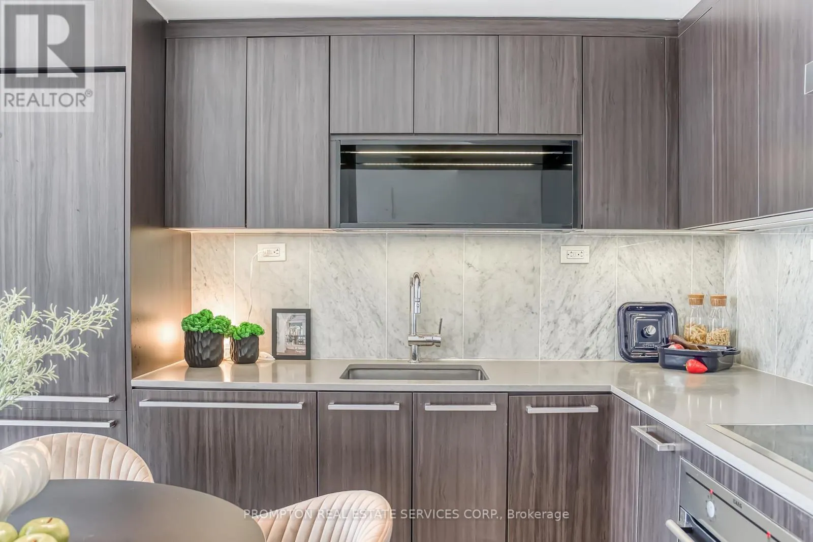 1002 - 70 QUEENS WHARF ROAD