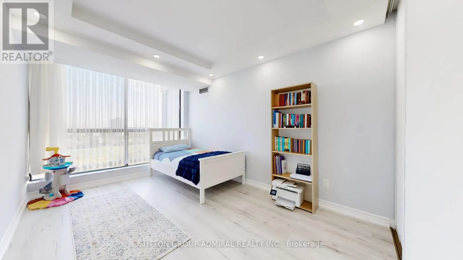 1501 - 131 TORRESDALE AVENUE