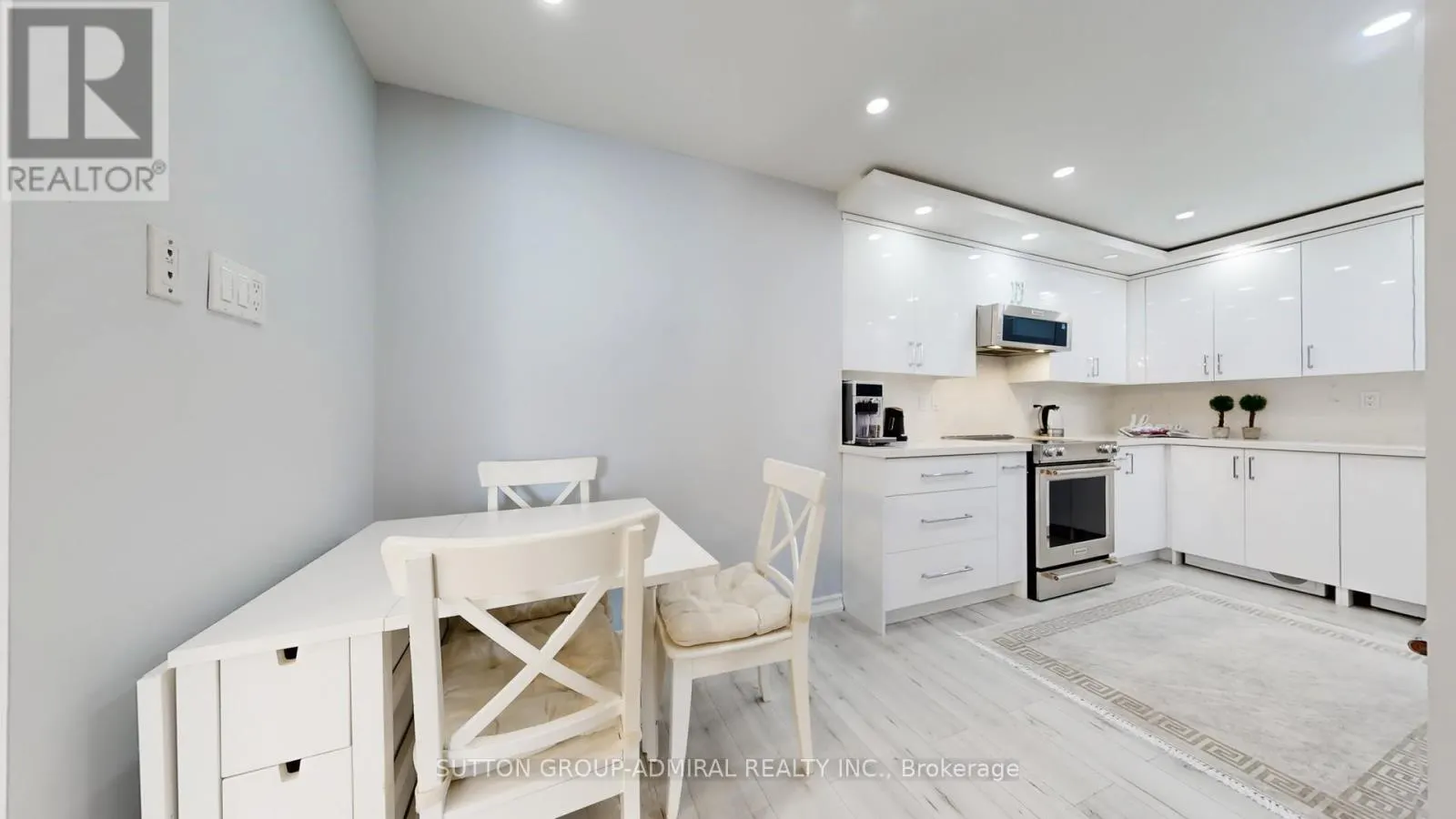 1501 - 131 TORRESDALE AVENUE