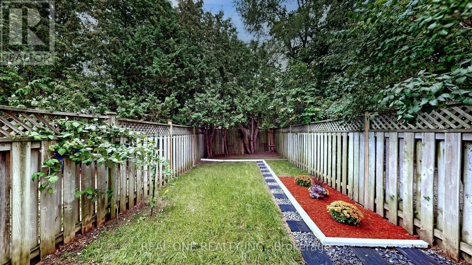 299 FINCH AVENUE E