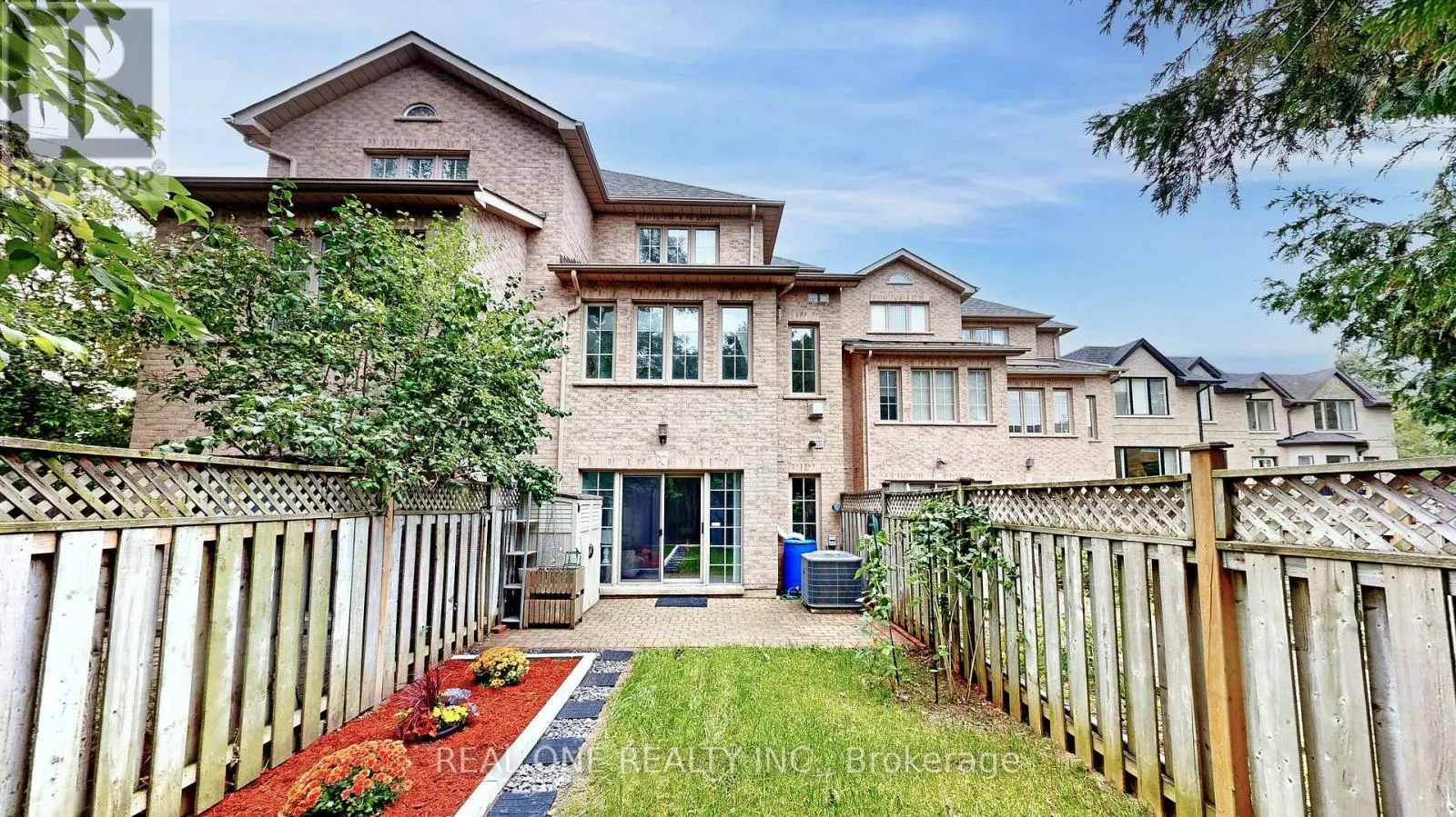 299 FINCH AVENUE E