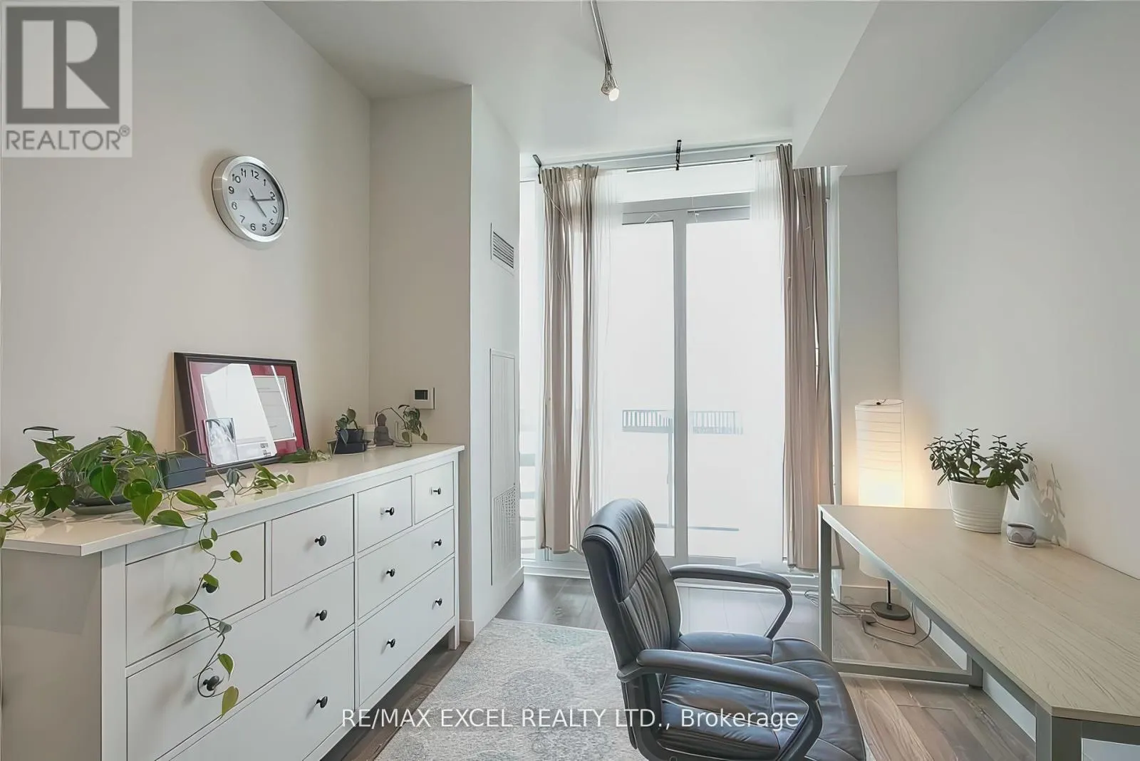 3209 - 8 EGLINTON AVENUE E