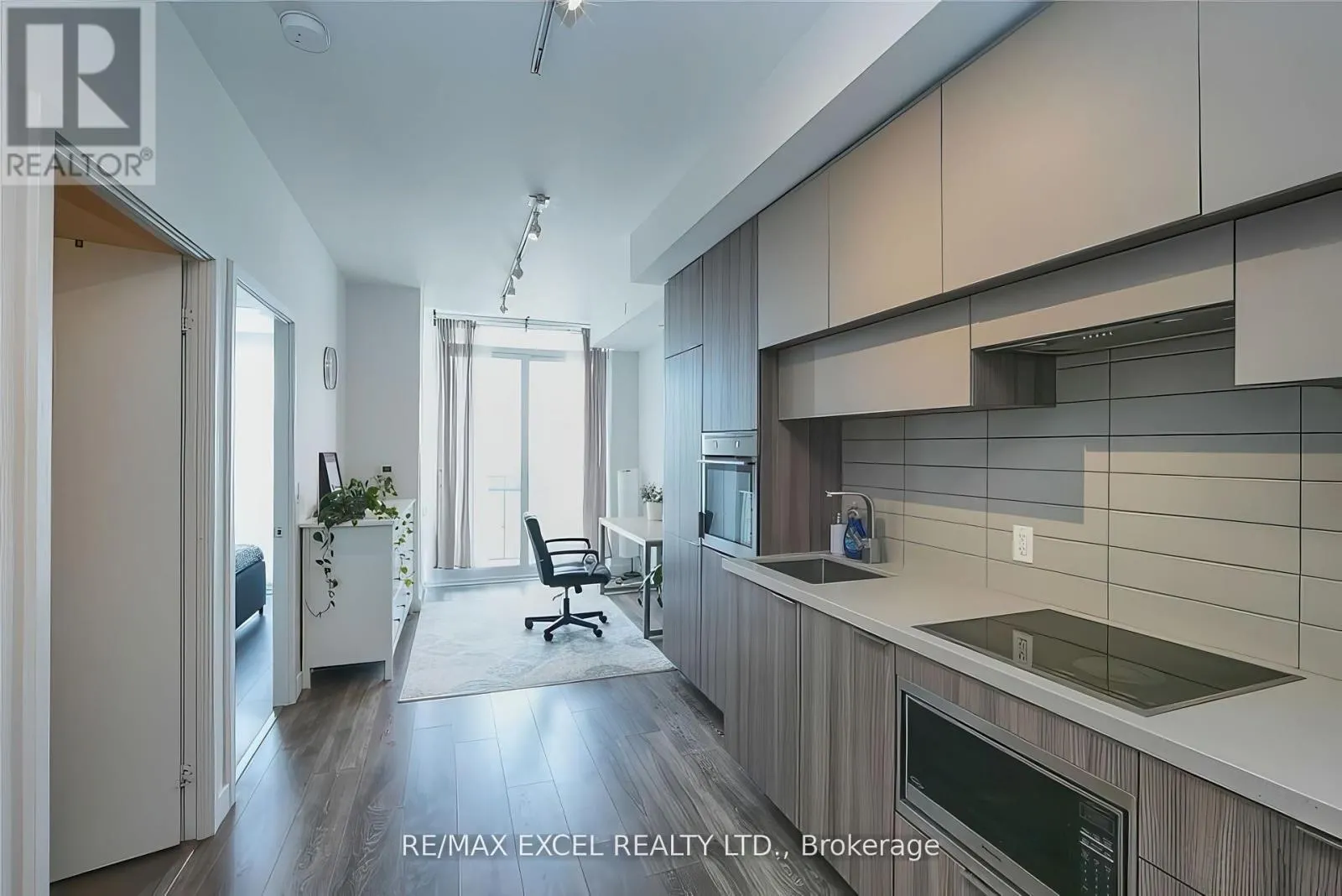 3209 - 8 EGLINTON AVENUE E