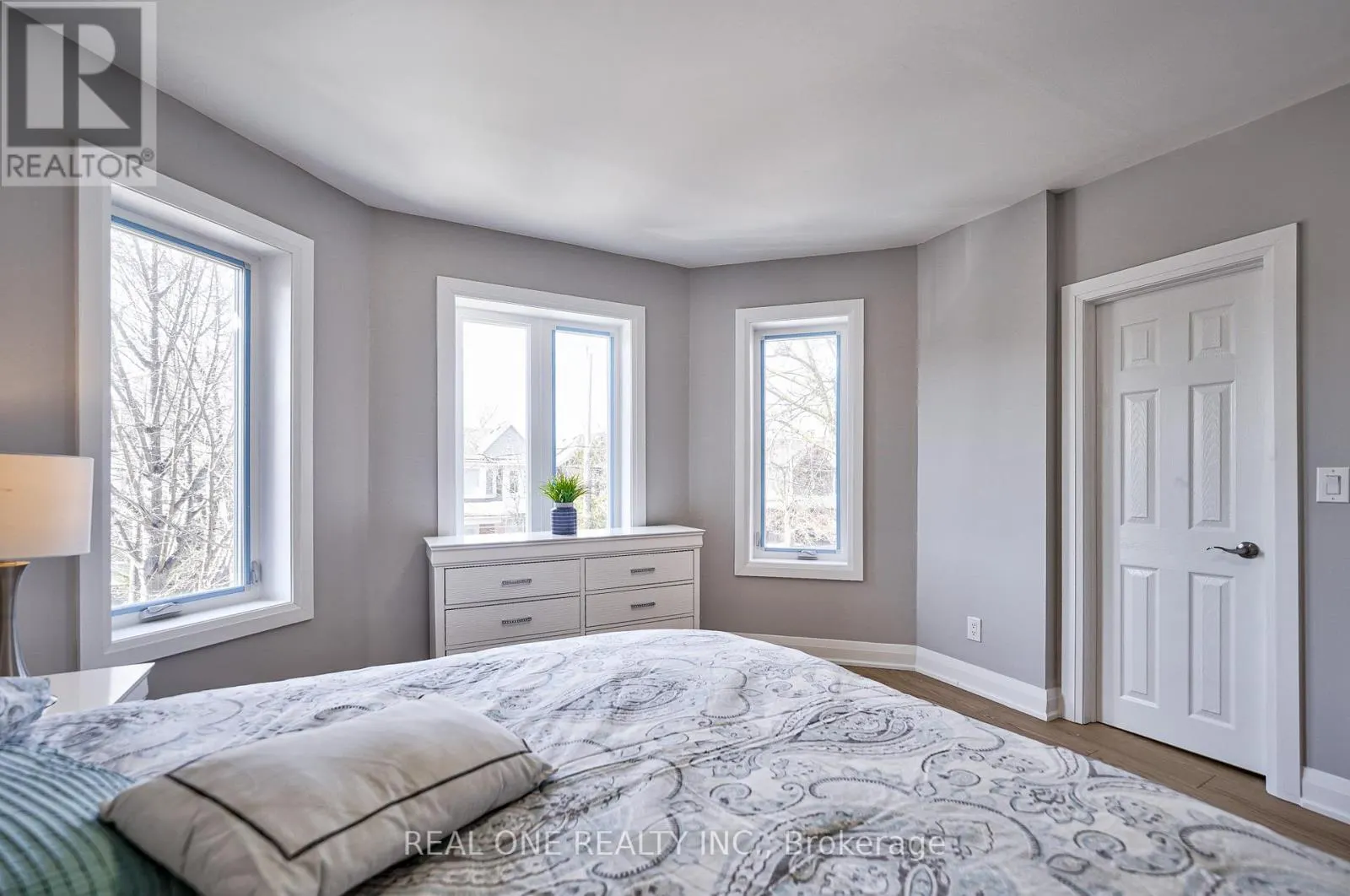 157 GLENHOLME AVENUE