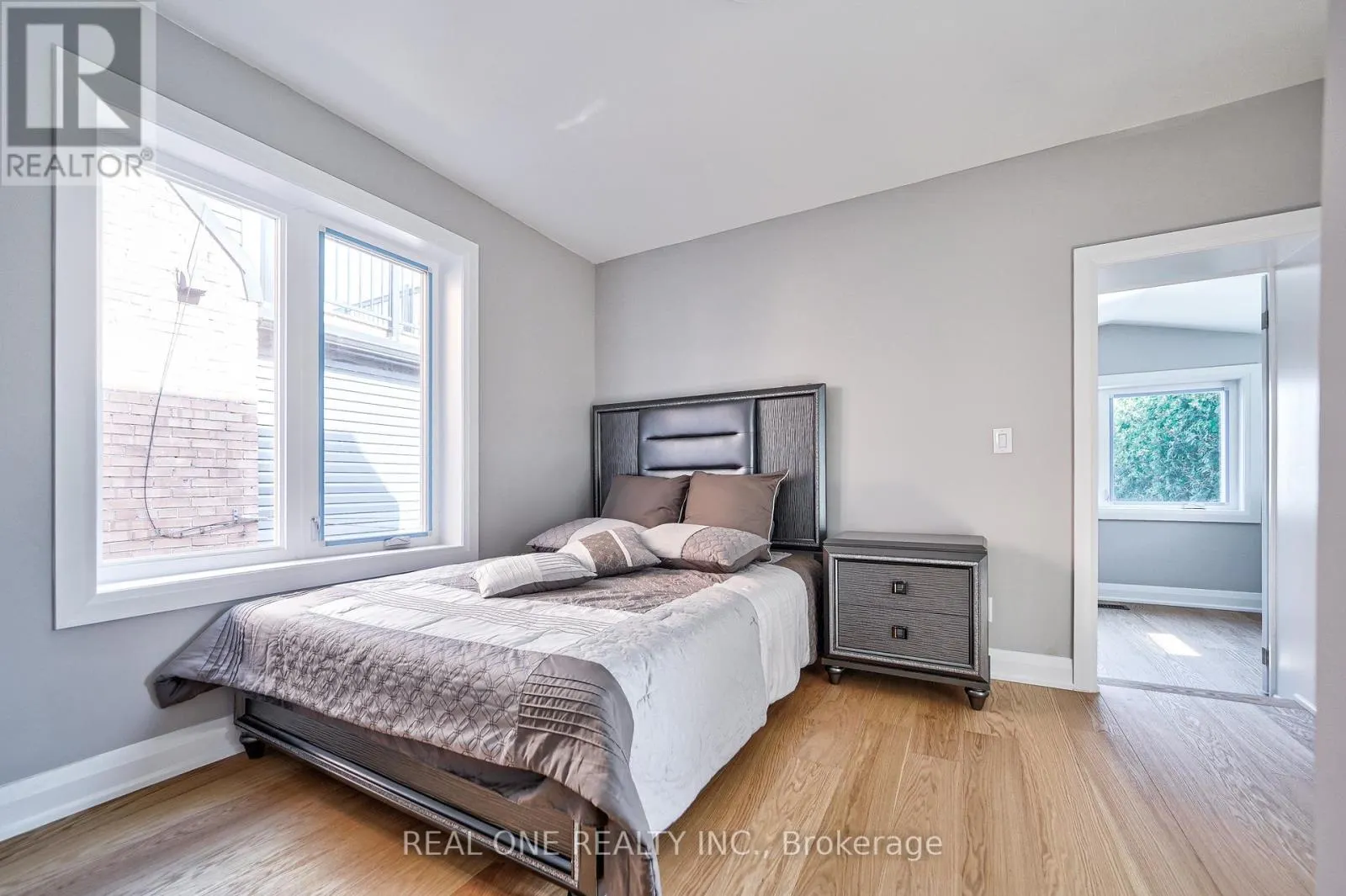 157 GLENHOLME AVENUE