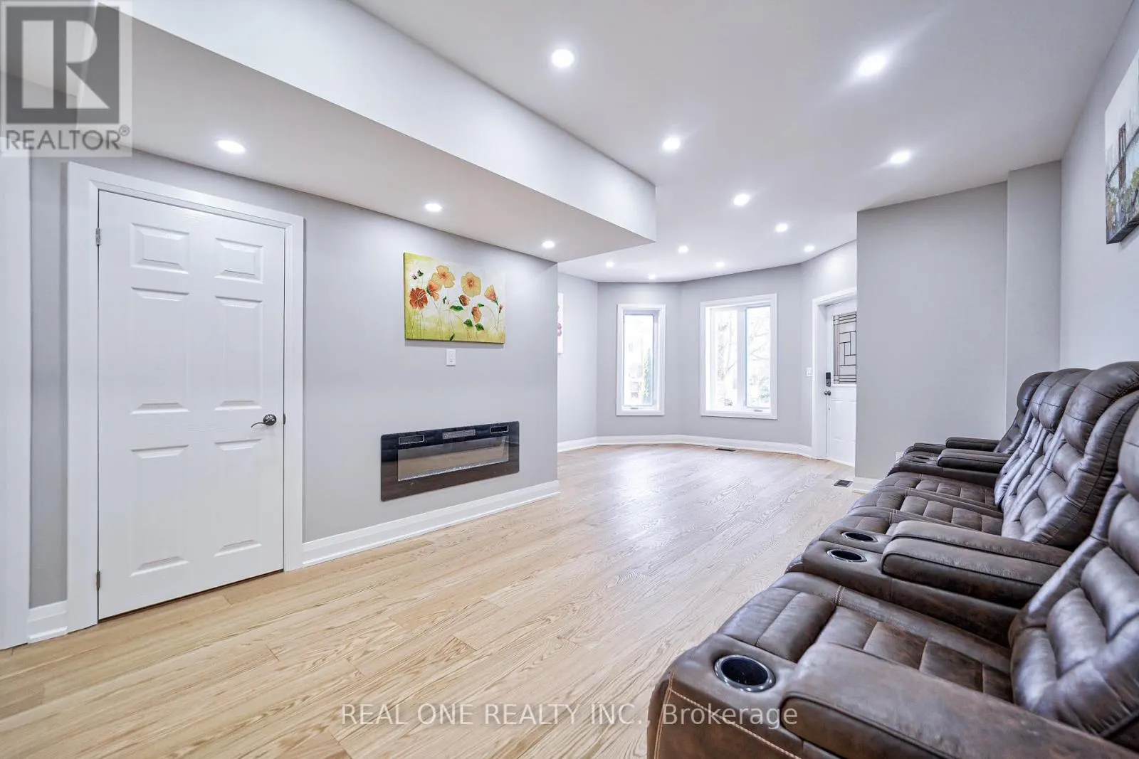 157 GLENHOLME AVENUE