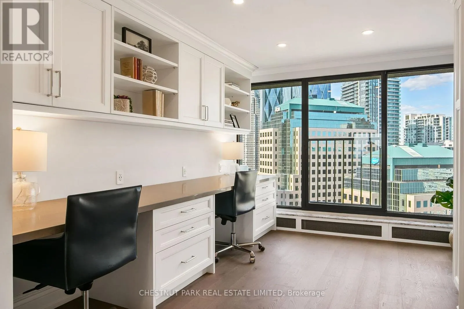 3011 - 55 HARBOUR SQUARE