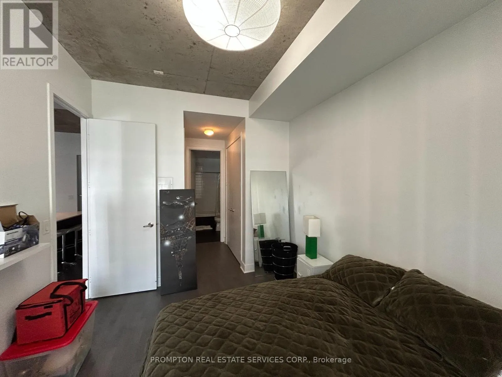 517 - 399 ADELAIDE STREET W