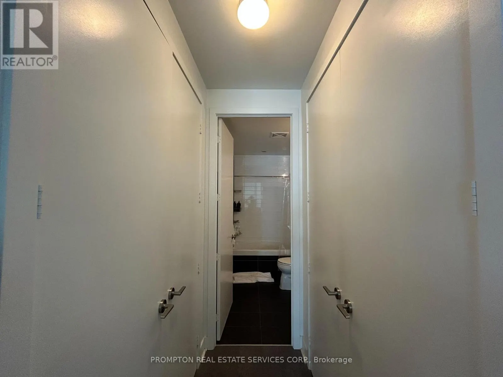 517 - 399 ADELAIDE STREET W