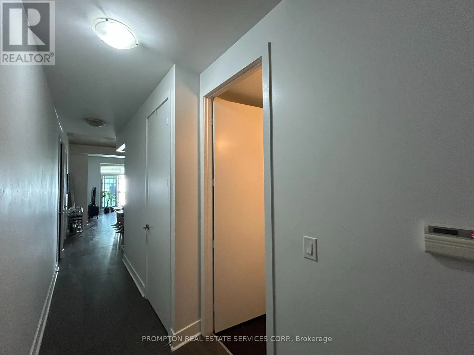 517 - 399 ADELAIDE STREET W