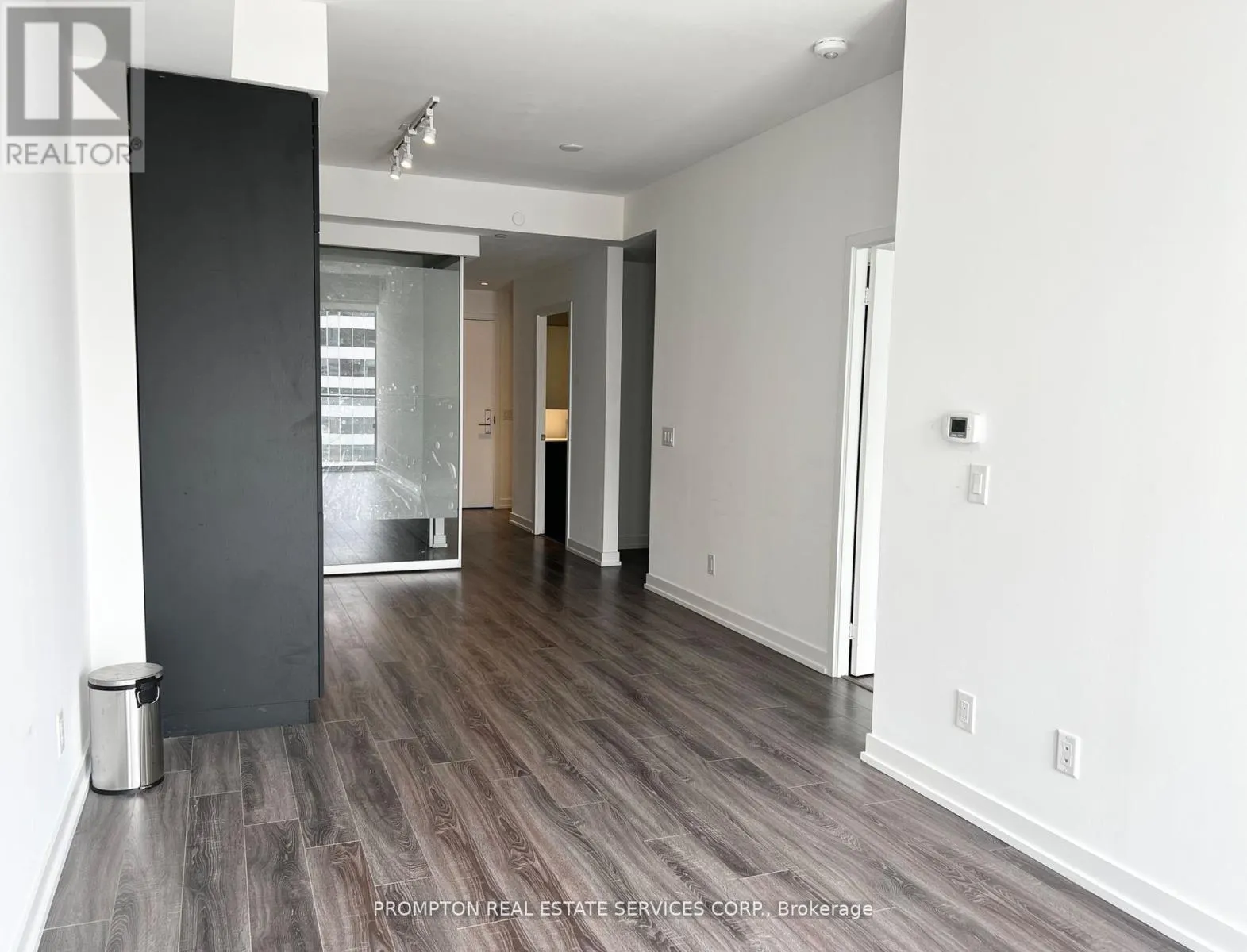 2809 - 20 EDWARD STREET