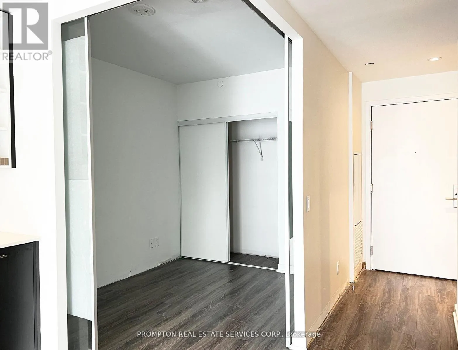 2809 - 20 EDWARD STREET
