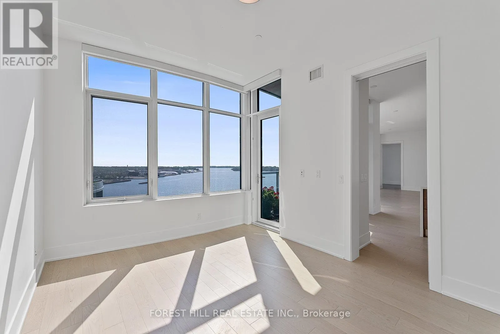 SPH #07 - 1 EDGEWATER DRIVE