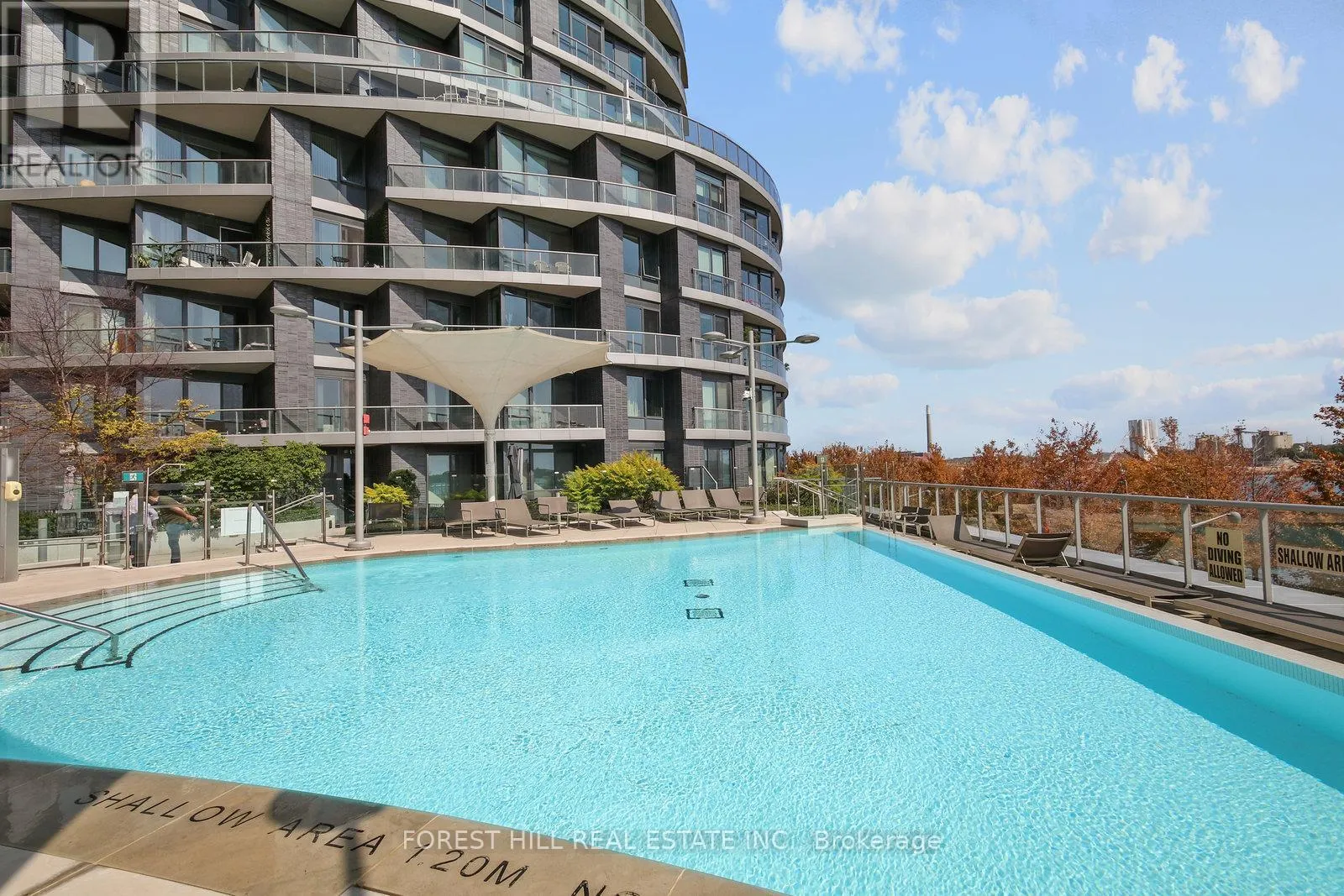 SPH #07 - 1 EDGEWATER DRIVE