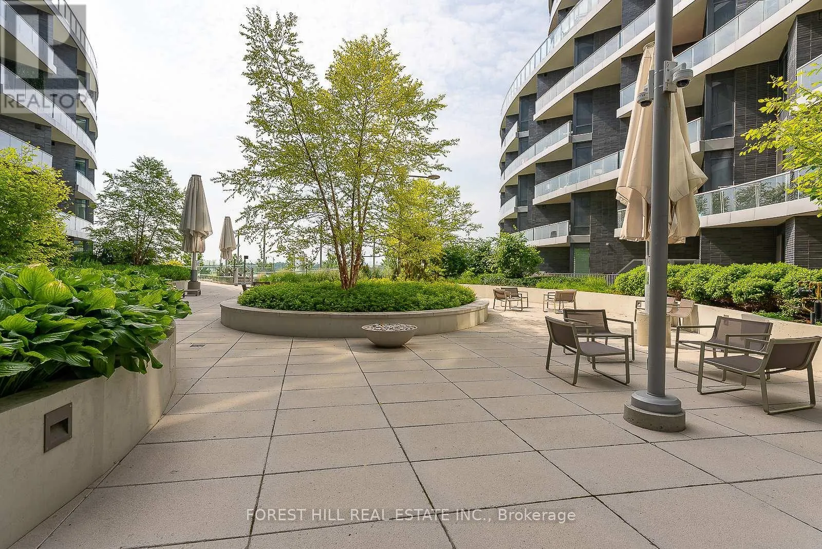 SPH #07 - 1 EDGEWATER DRIVE