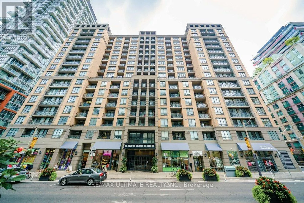 1004 - 140 SIMCOE STREET