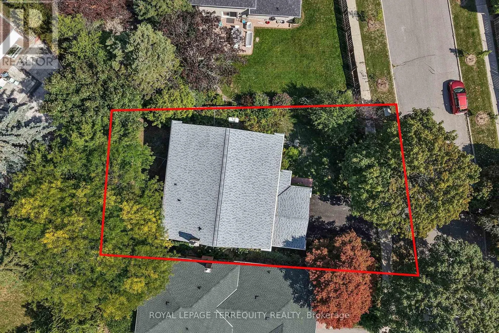 6 TEPEE COURT