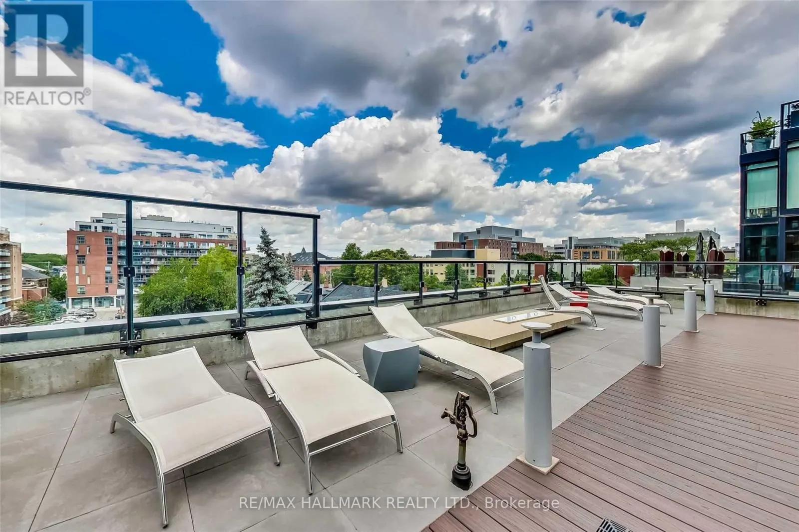 409 - 8 DOVERCOURT ROAD