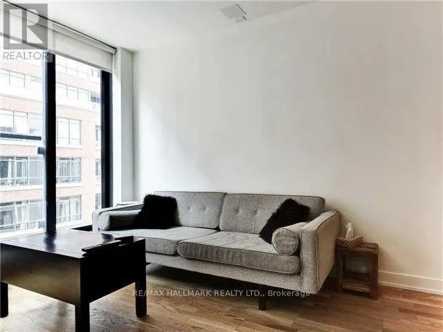 409 - 8 DOVERCOURT ROAD