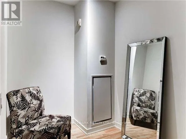 409 - 8 DOVERCOURT ROAD