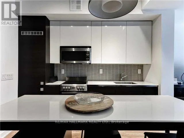 409 - 8 DOVERCOURT ROAD