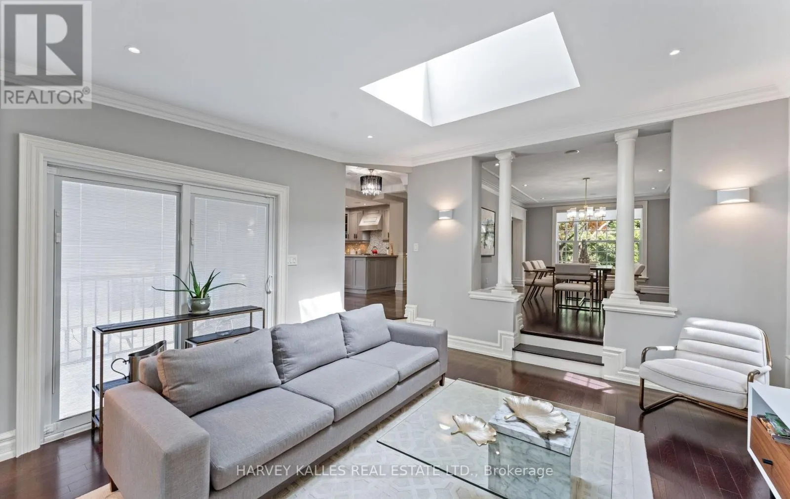 112 MASON BOULEVARD