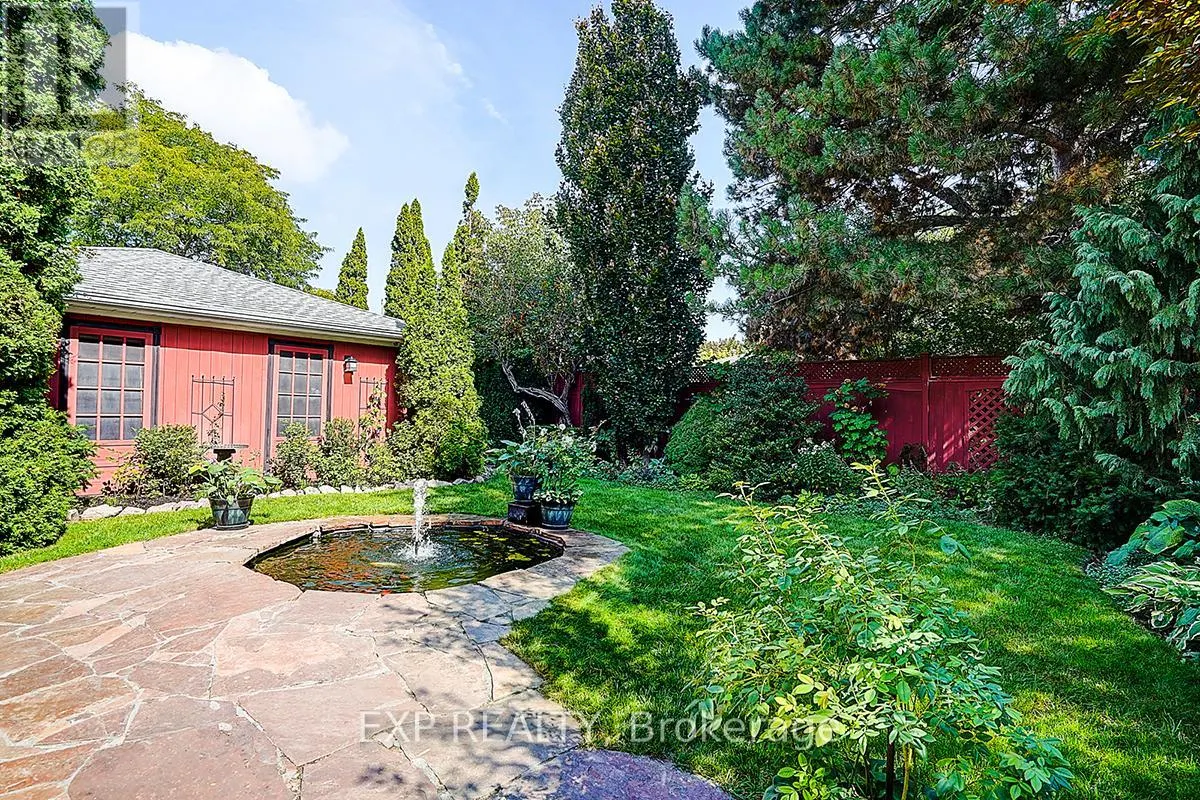 62 KEMPSELL CRESCENT