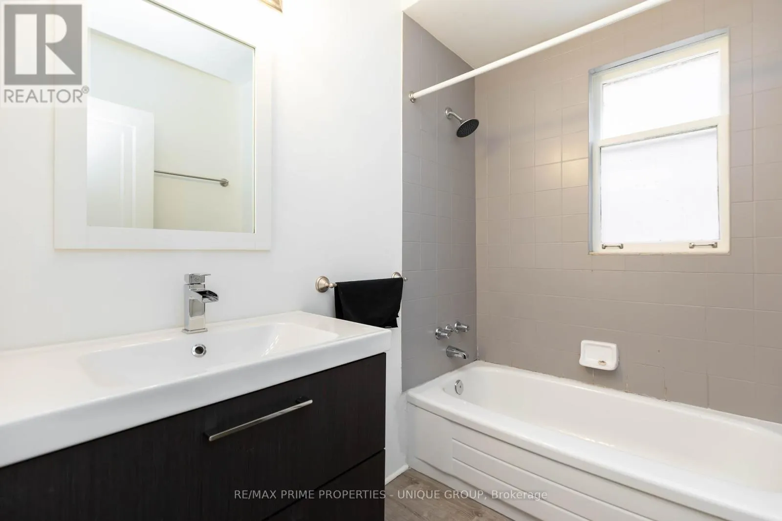 66 BURNABY BOULEVARD