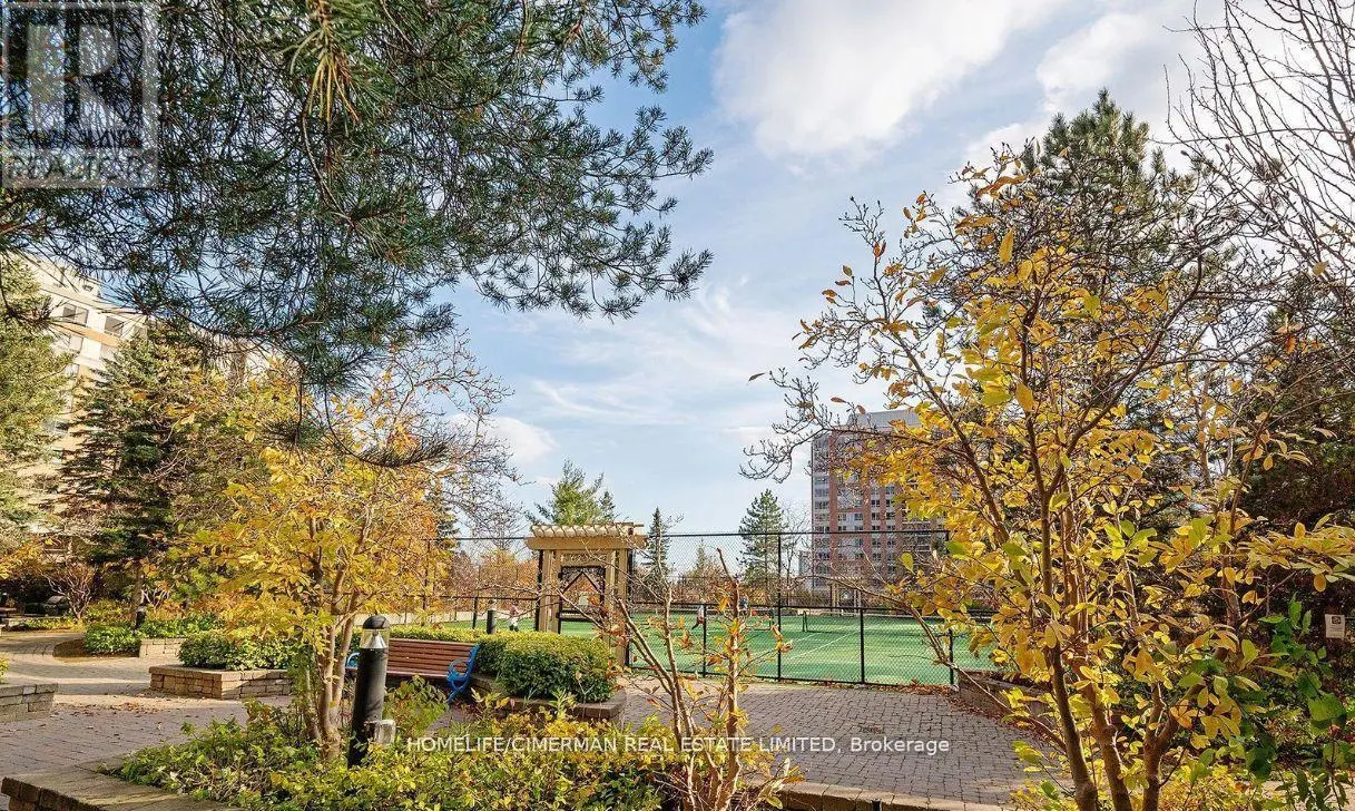 1327 - 15 NORTHTOWN WAY