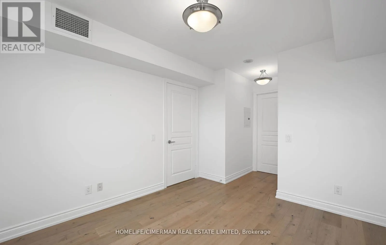 1327 - 15 NORTHTOWN WAY