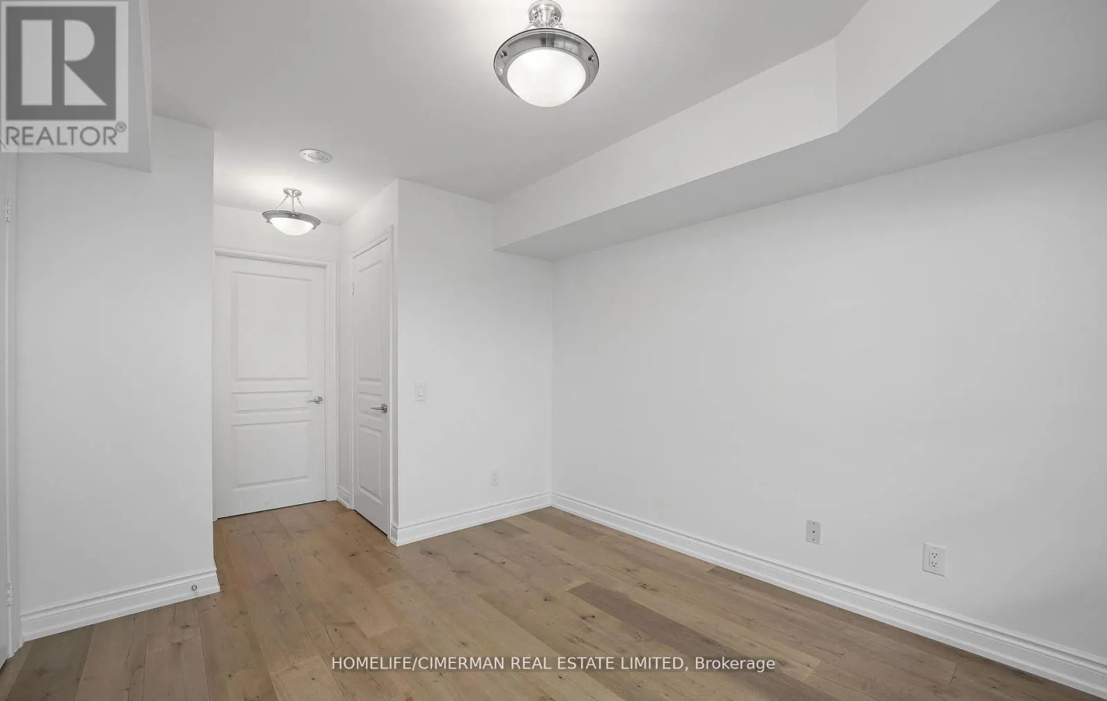 1327 - 15 NORTHTOWN WAY