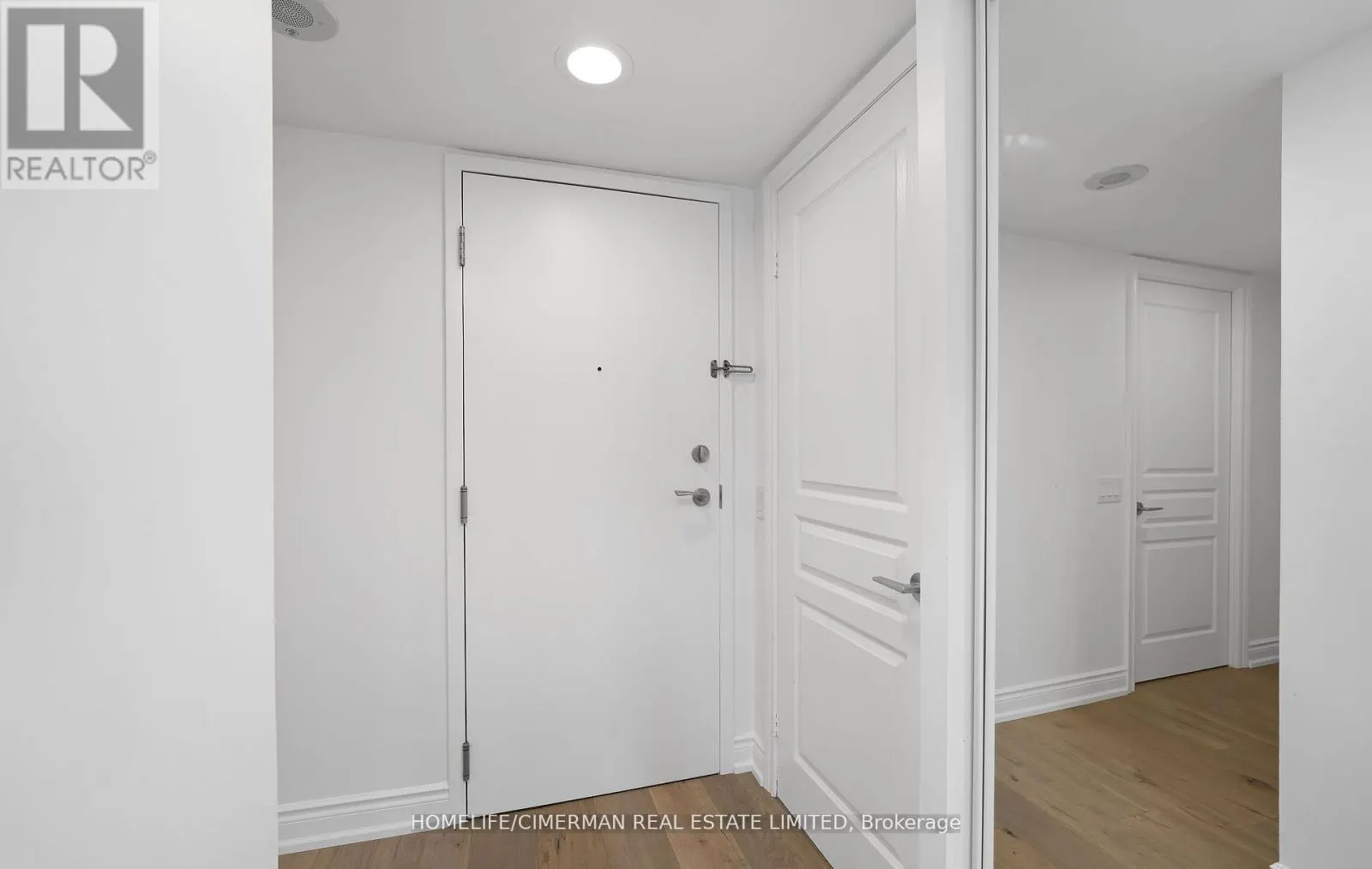 1327 - 15 NORTHTOWN WAY