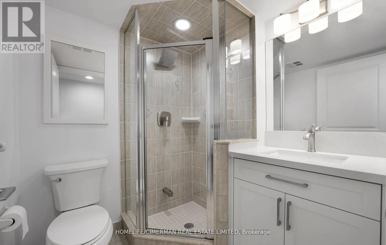 1327 - 15 NORTHTOWN WAY