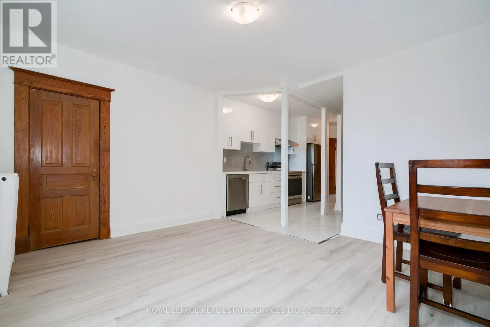 2 - 18 SHORNCLIFFE AVENUE