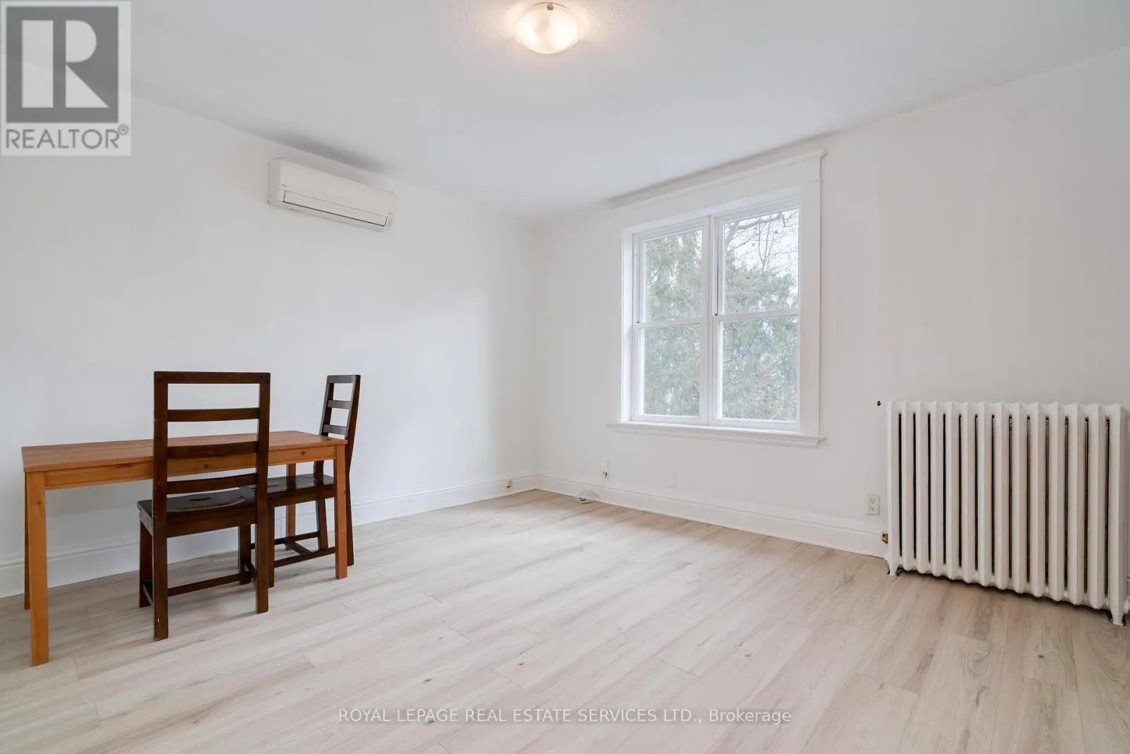 2 - 18 SHORNCLIFFE AVENUE