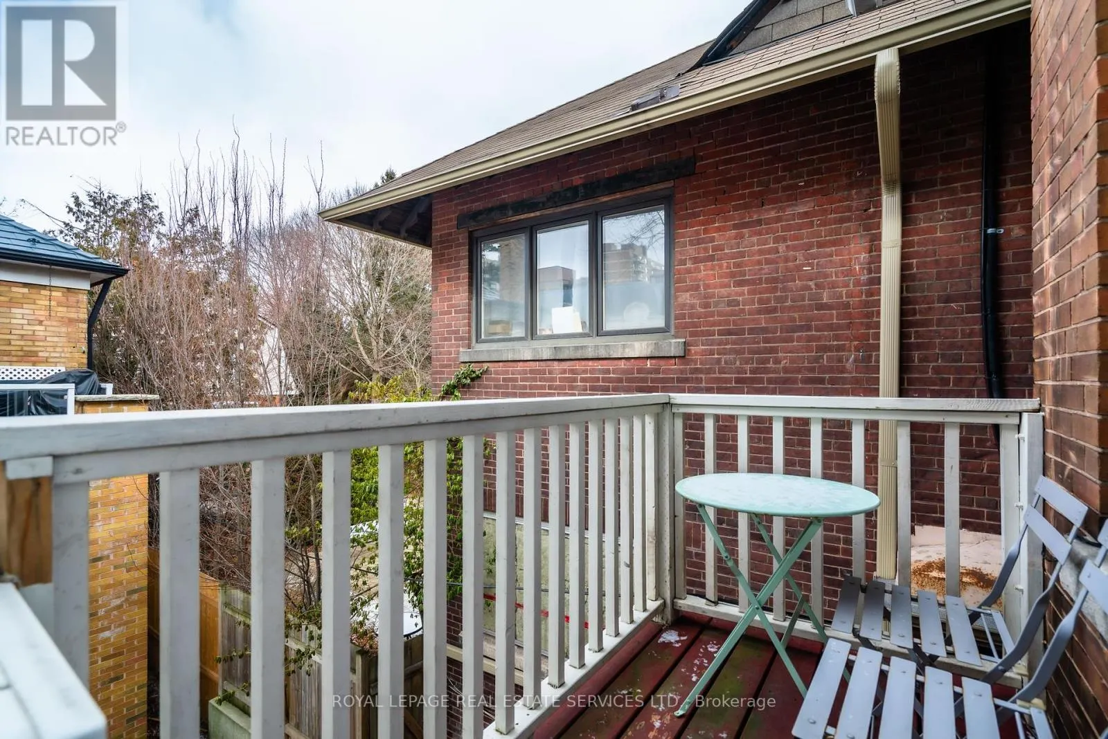 2 - 18 SHORNCLIFFE AVENUE