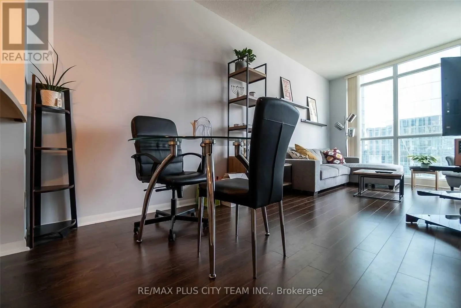 3702 - 18 YONGE STREET