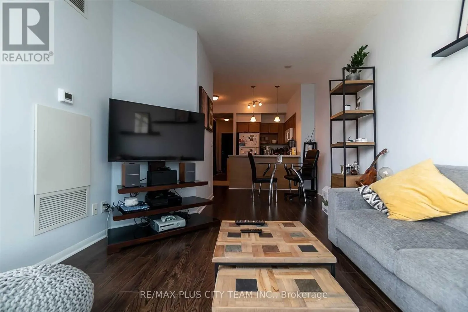 3702 - 18 YONGE STREET