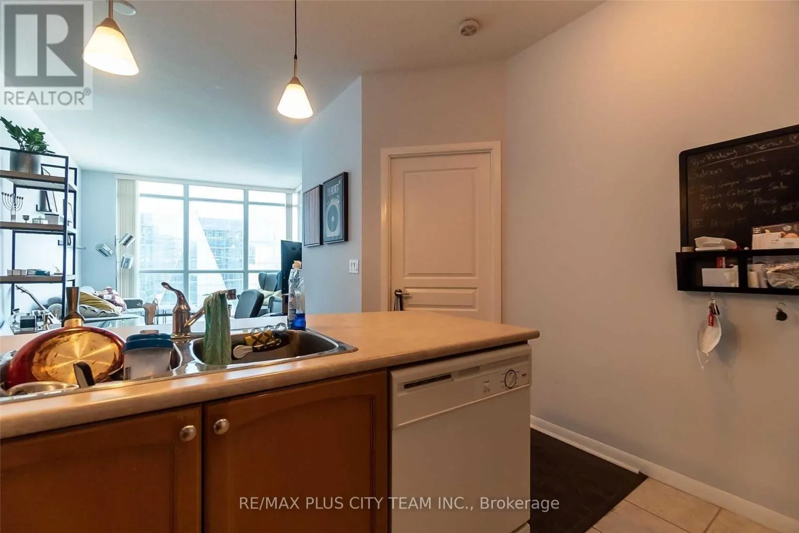 3702 - 18 YONGE STREET
