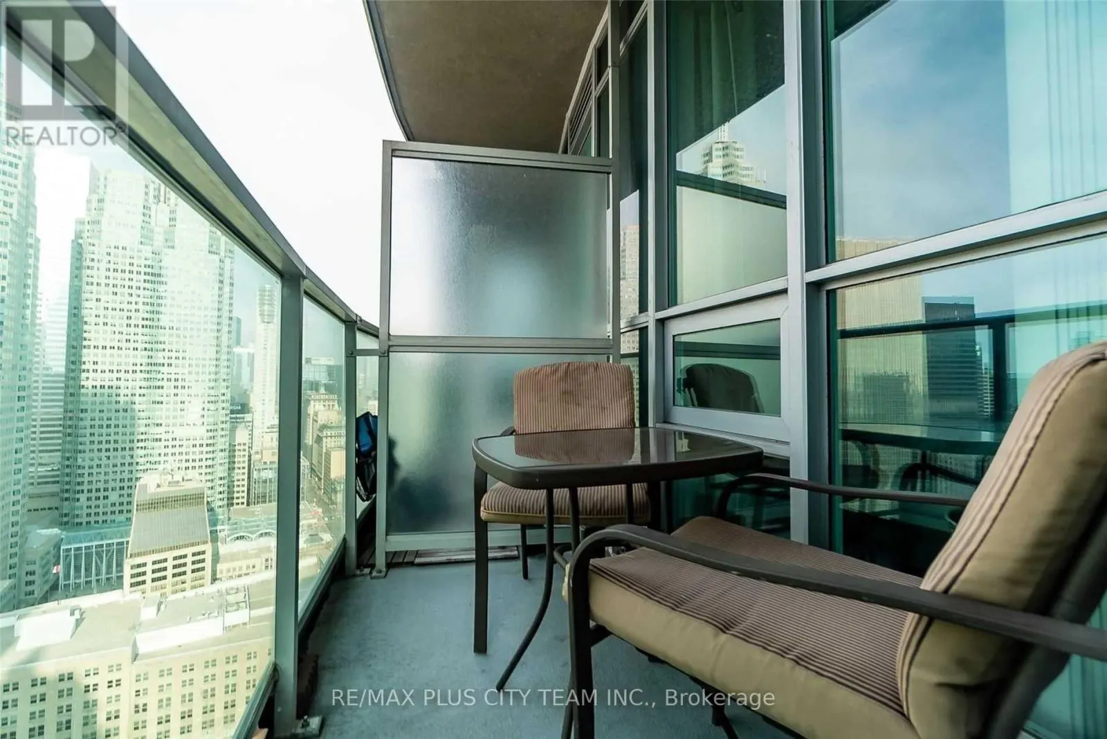 3702 - 18 YONGE STREET
