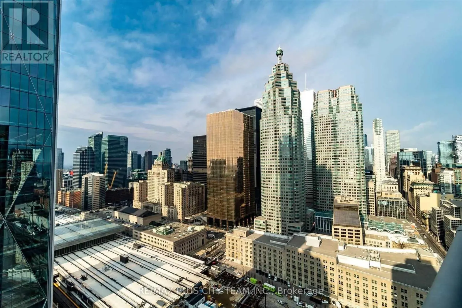 3702 - 18 YONGE STREET