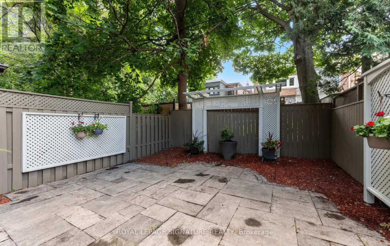 45 HILLSDALE AVENUE W