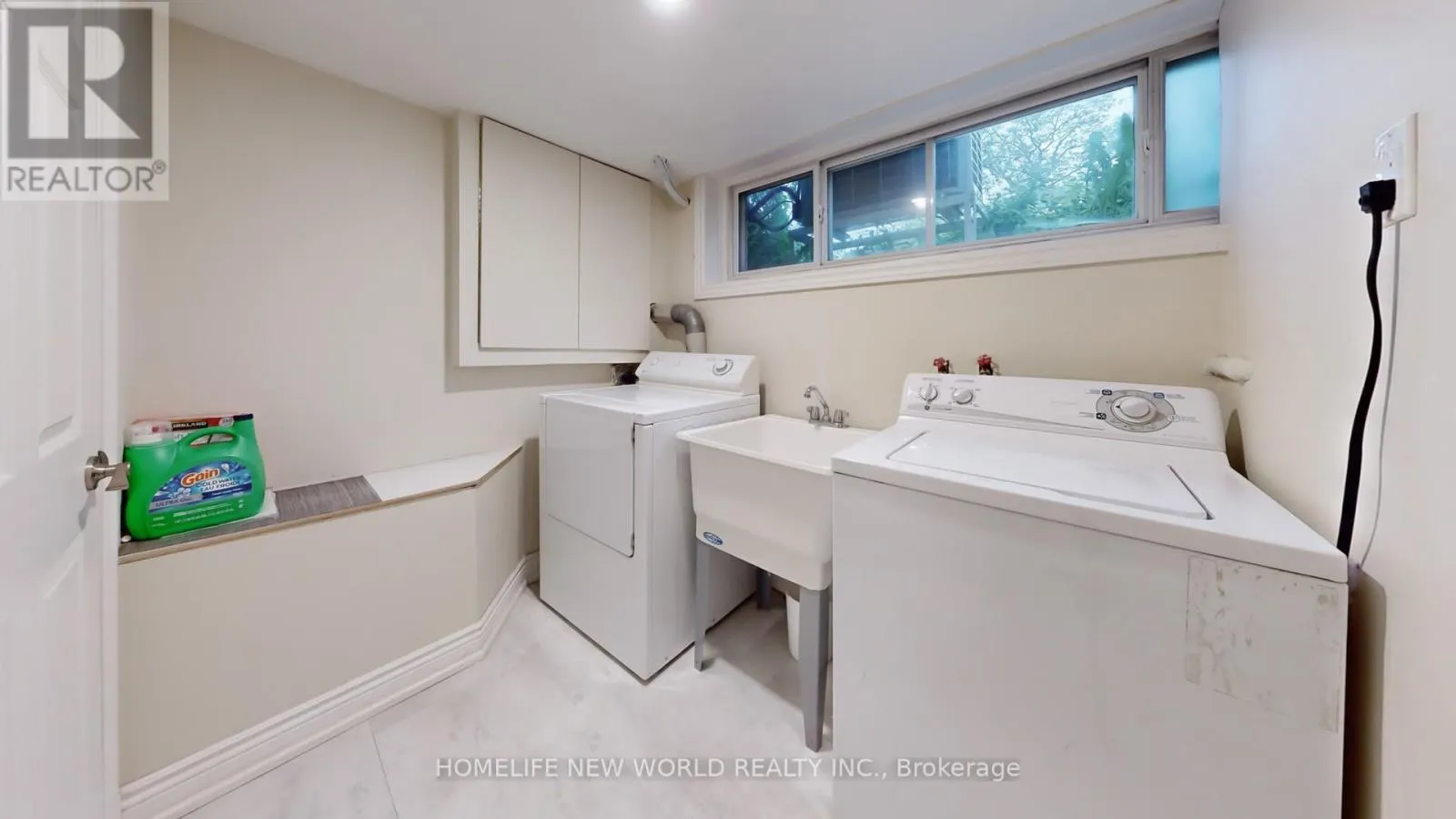 11 ELYNHILL DRIVE