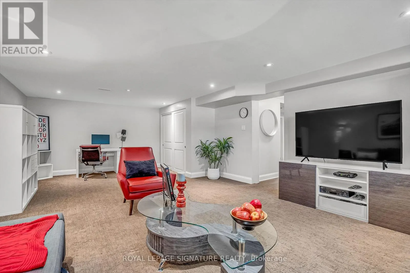 19 CARONPORT CRESCENT